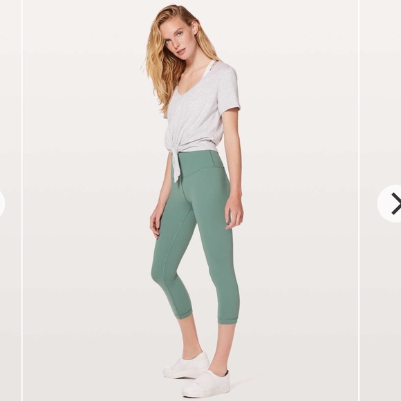 Lululemon Wunder Under Crop (Hi-Rise) *Full-On Luxtreme 21"
Celadon sz 8 - Picture 1 of 10